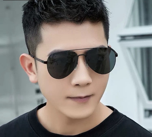 ルイヴィトンサングラス正面デザイン